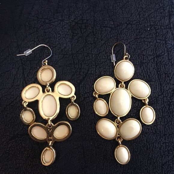 Gold tone and Cream dangle earrings - Picture 2 of 2